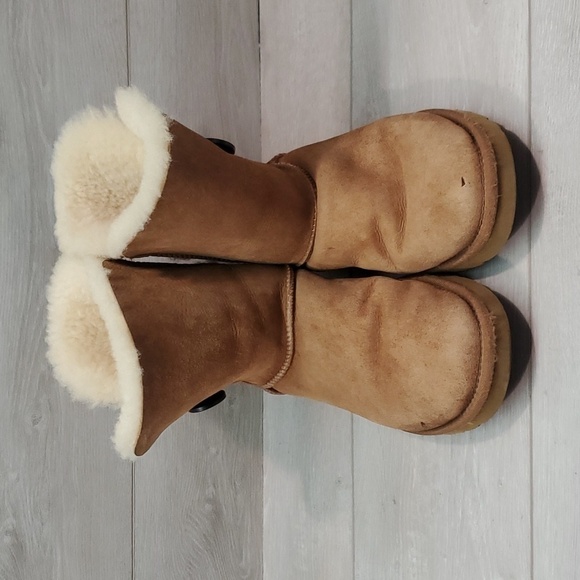 Ugg Australia Women 5803 Ankle Chestnut Sheepskin II Button Boots shoes sz 8 - Picture 4 of 16